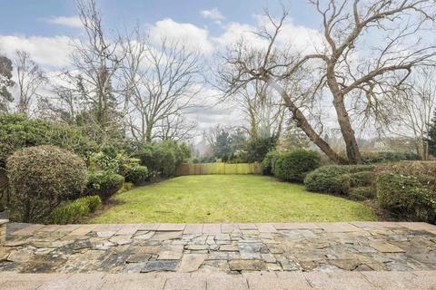 4 bedroom detached house to rent, Waggon Road, Hadley Wood, EN4