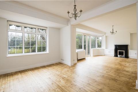 4 bedroom detached house to rent, Waggon Road, Hadley Wood, EN4