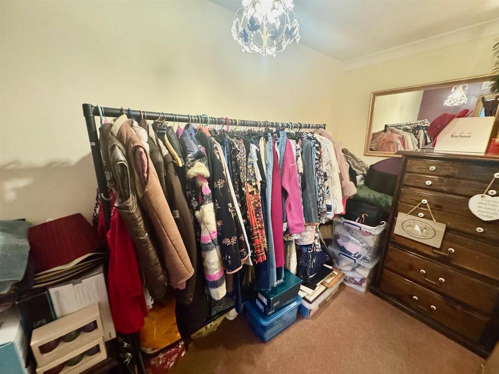 Bedroom 2c.jpg