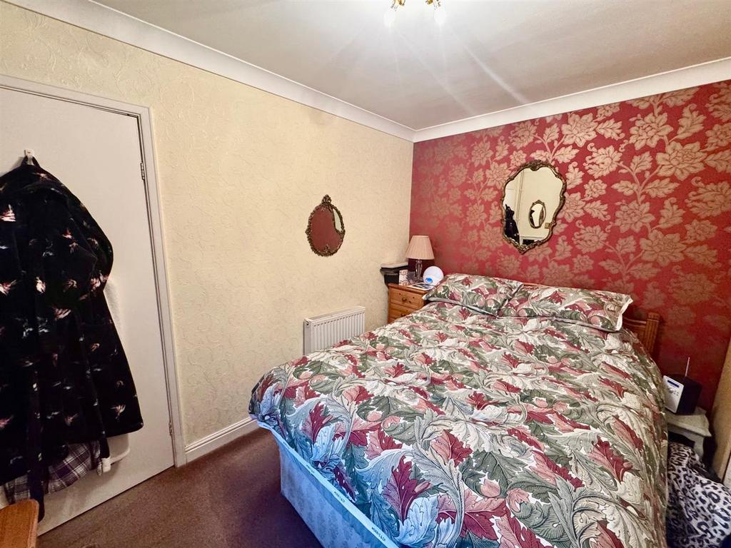 Bedroom 1.jpg