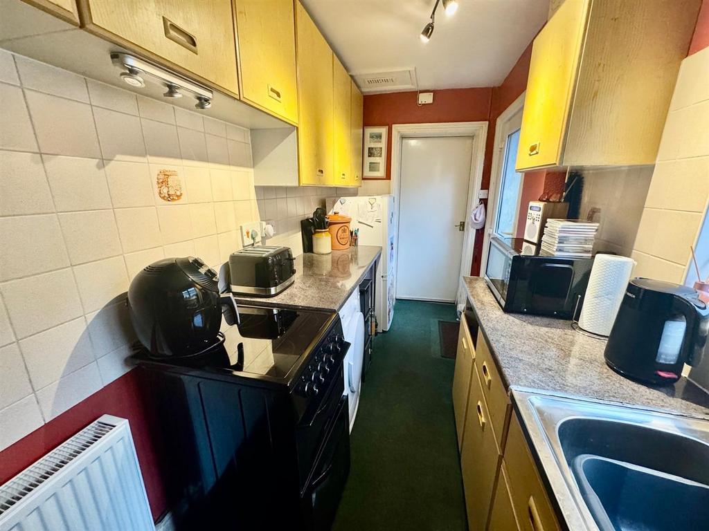 Kitchen 3.jpg