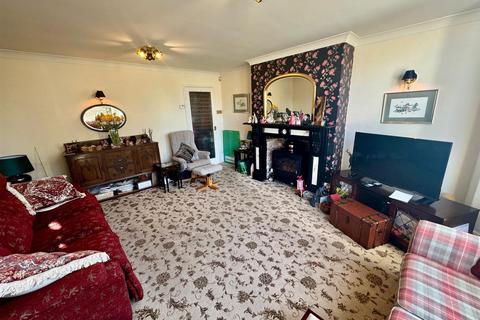 2 bedroom flat for sale, Cromwell Terrace, Scarborough