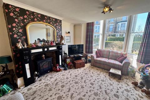 2 bedroom flat for sale, Cromwell Terrace, Scarborough