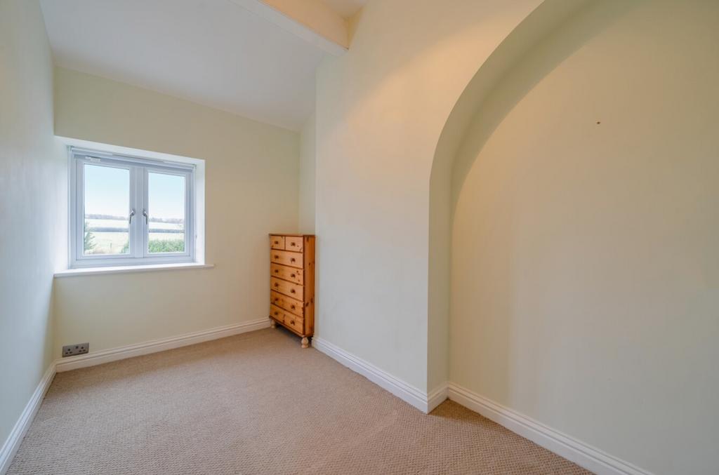 1404032-20-698350f60be93