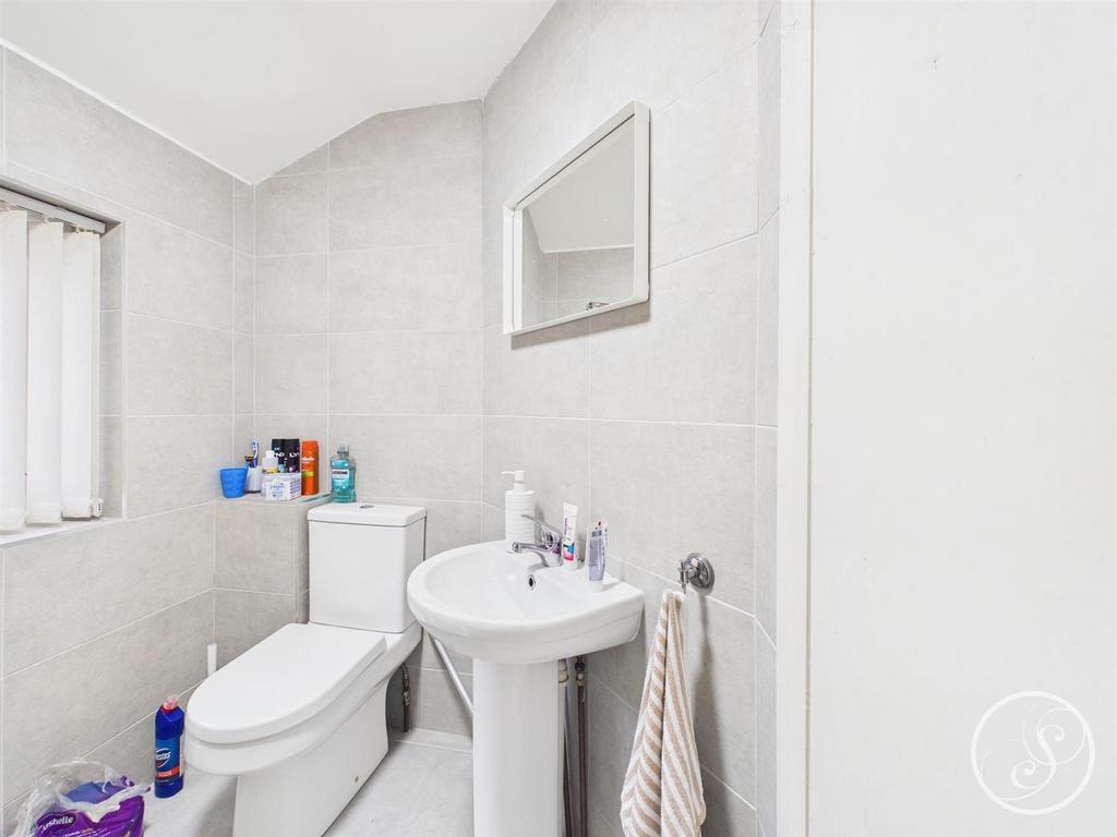 Flat Bathroom