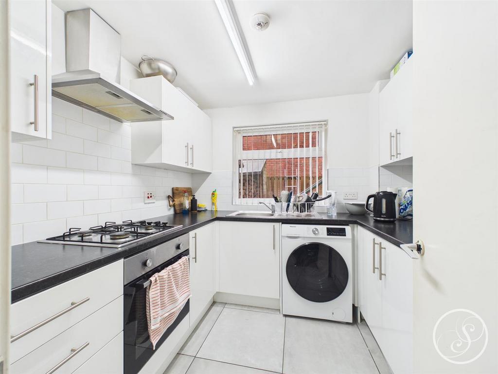 Flat Kitchen