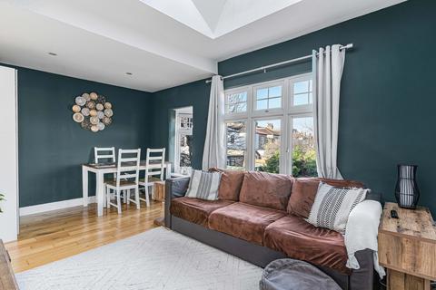 2 bedroom flat for sale, Convent Gardens, Ealing, W5