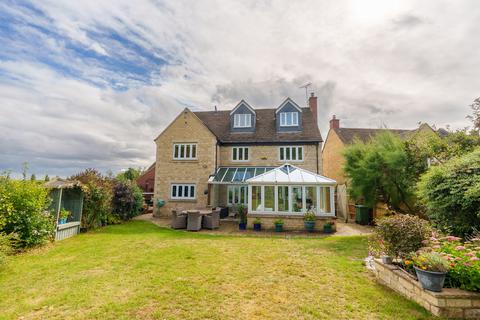6 bedroom detached house for sale, The Paddocks, Stanion, NN14