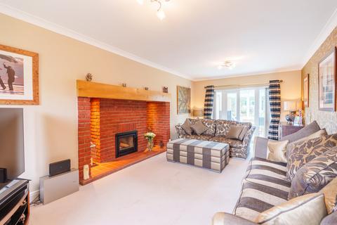 6 bedroom detached house for sale, The Paddocks, Stanion, NN14
