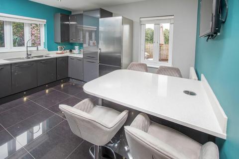6 bedroom detached house for sale, The Paddocks, Stanion, NN14