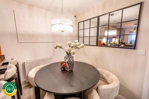 3 bedroom townhouse for sale, Davy Road, New Rossington, Doncaster