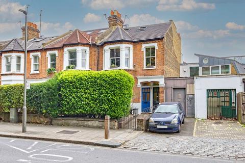 4 bedroom flat to rent, Allfarthing Lane, London SW18