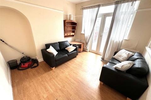 undefined, Dellfield Crescent, Uxbridge,