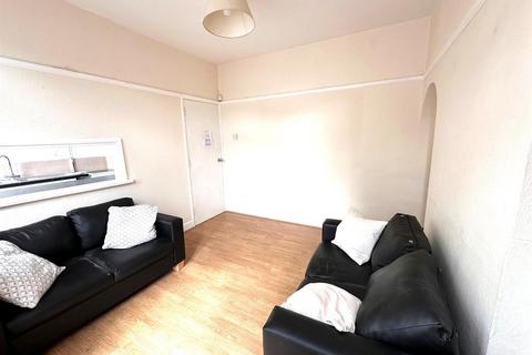 undefined, Dellfield Crescent, Uxbridge,