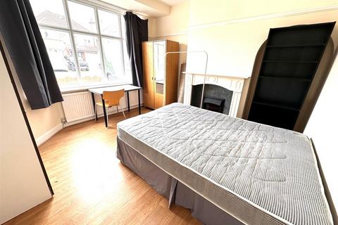 undefined, Dellfield Crescent, Uxbridge,