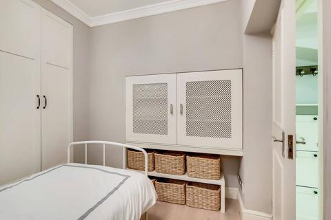 2 bedroom flat to rent, Park Close, Knightsbridge, London, SW1X