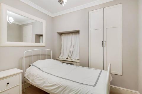 2 bedroom flat to rent, Park Close, Knightsbridge, London, SW1X