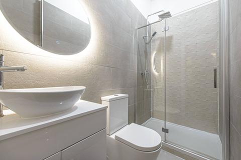 4 bedroom flat to rent, Trinity Walk, Hampstead, London, NW3