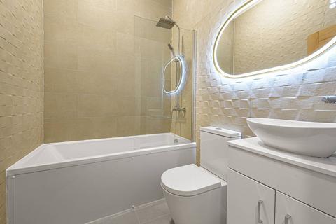 4 bedroom flat to rent, Trinity Walk, Hampstead, London, NW3