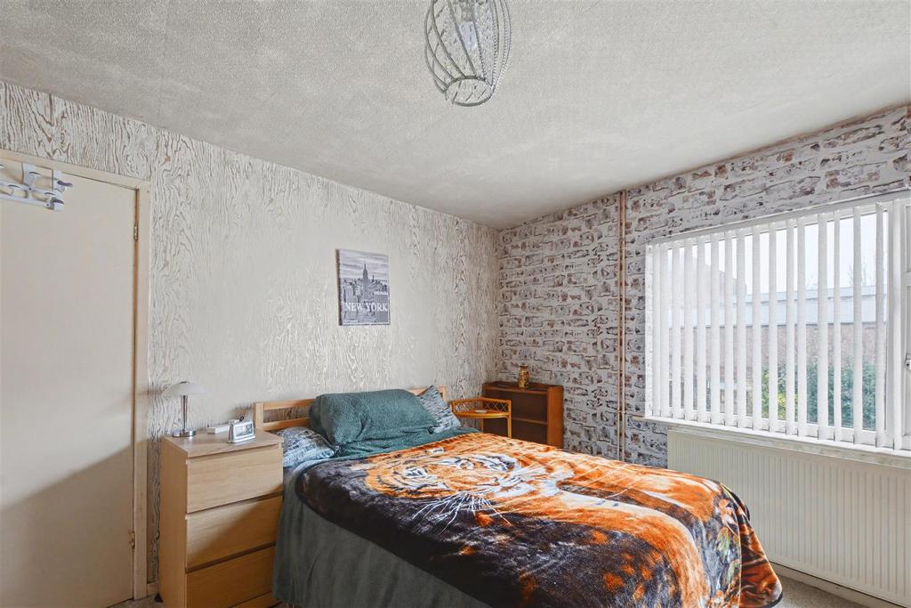 Bedroom 1 2.jpeg