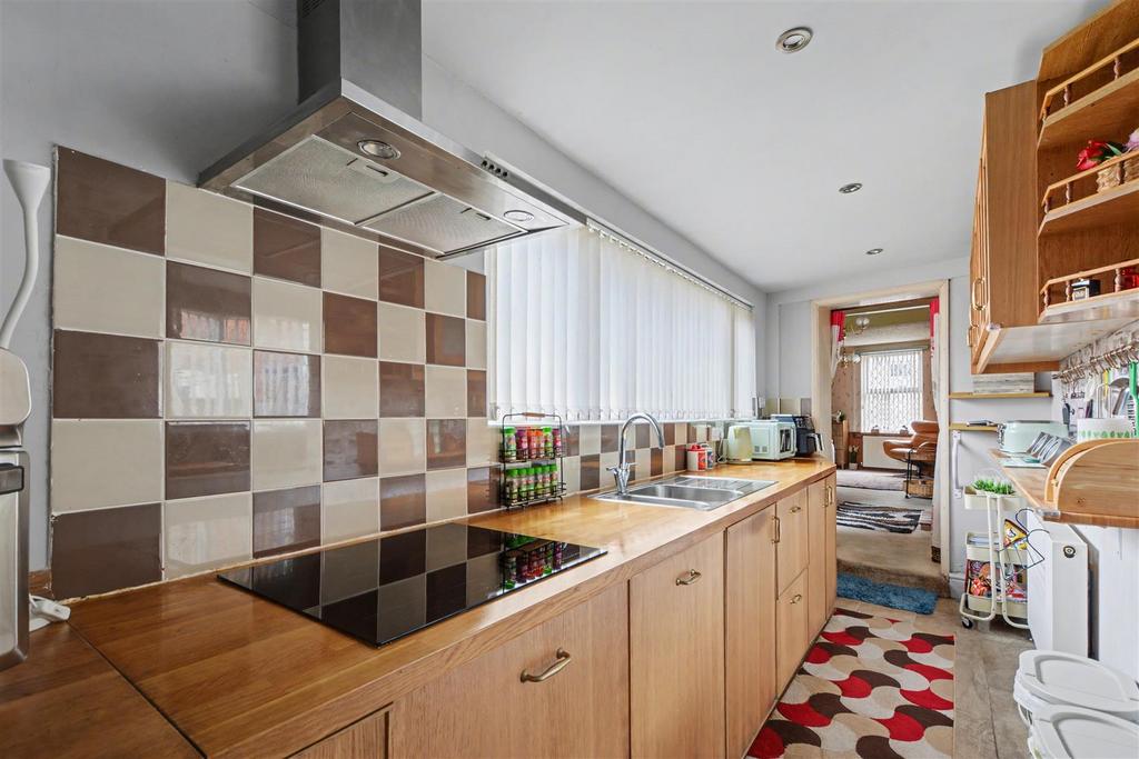 Kitchen 1.jpeg