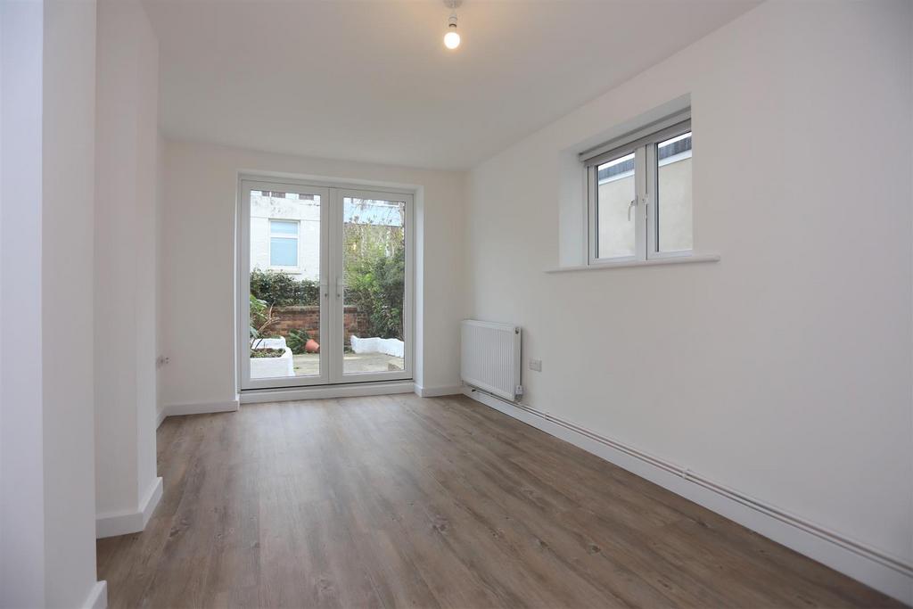 18a Freshfield Street (2).JPG