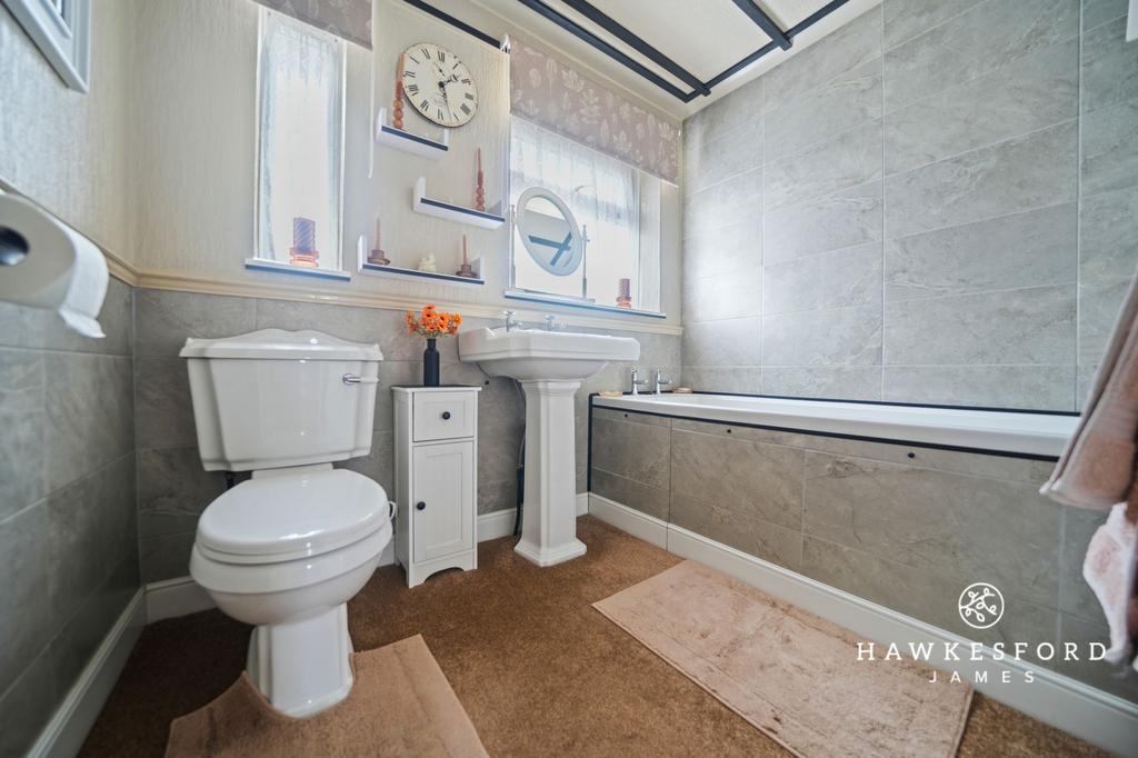 Gayhurst Drive, Sittingbourne - Bathroom