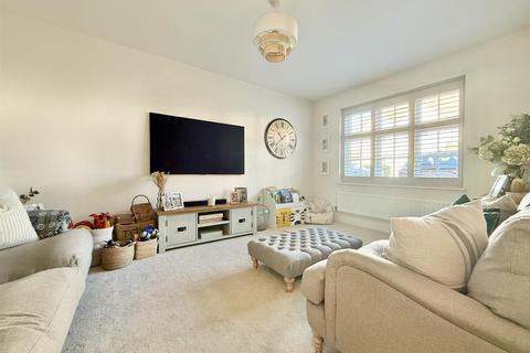 3 bedroom semi-detached house for sale, Duxbury Close, Stonehouse GL10