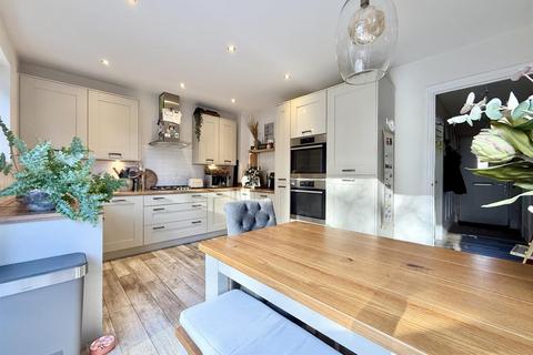 3 bedroom semi-detached house for sale, Duxbury Close, Stonehouse GL10