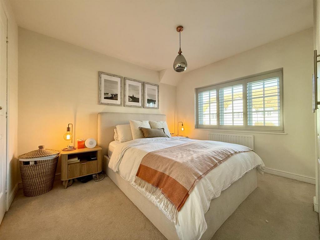 Bedroom1.jpg