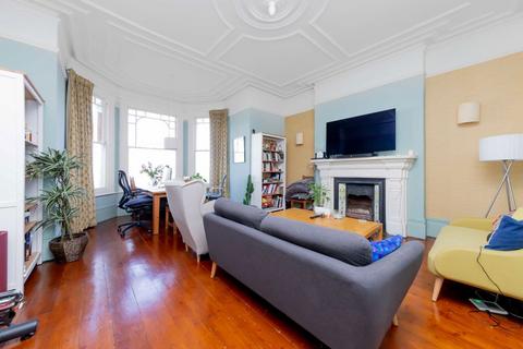 2 bedroom flat to rent, Alexandra Park Road, London N10