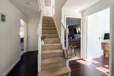 4 bedroom detached house for sale, Havisham Drive, Swindon SN25