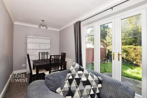 undefined, Riverside Mews Bridle Path CR0