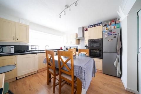3 bedroom terraced house for sale, Cherry Tree Rise, Witham