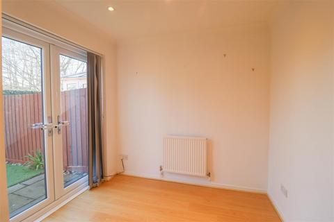 undefined, Corsican Pine Close, Newmarket CB8