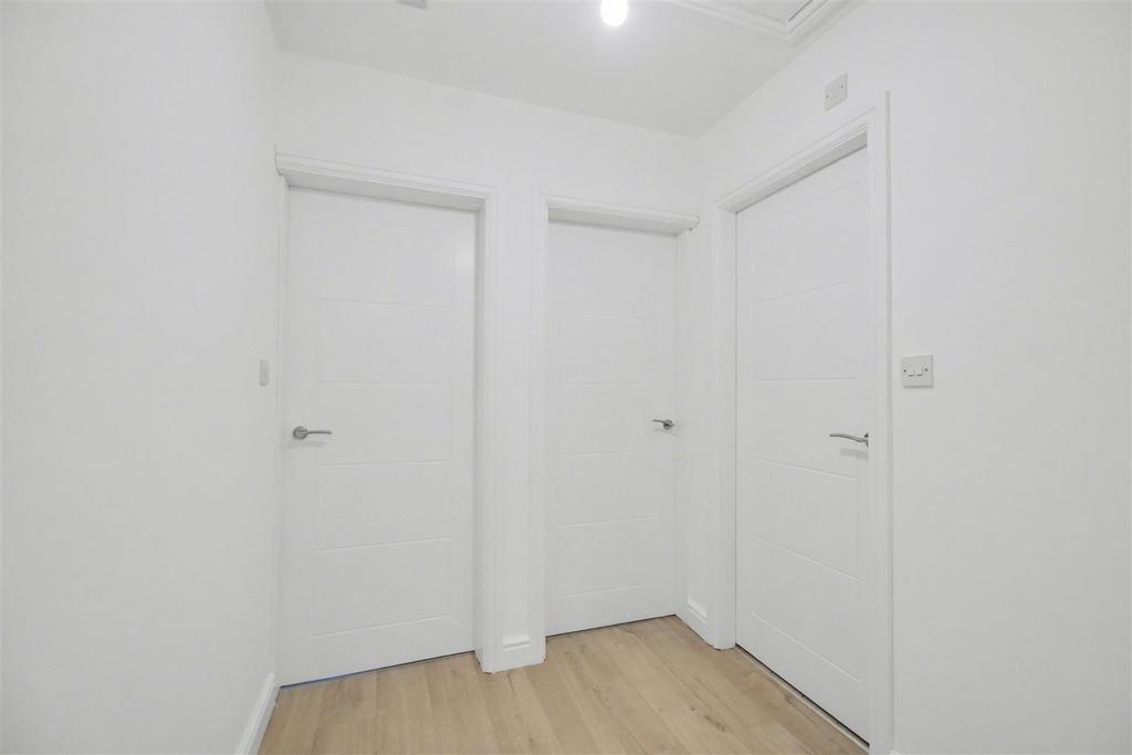 Hallway 1.jpeg