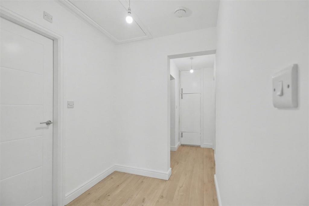 Hallway 2.jpeg