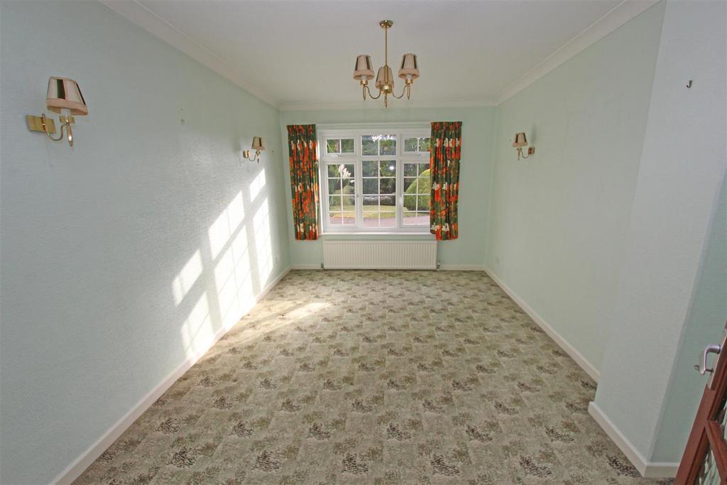 NEW FAMILY ROOM.jpg