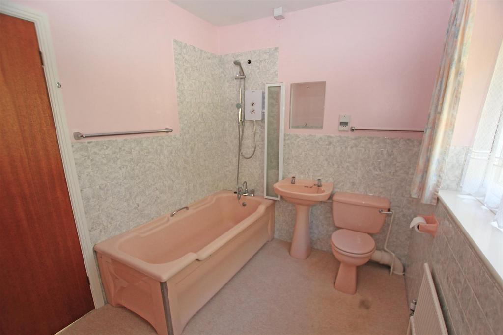 NEW BATHROOM.jpg