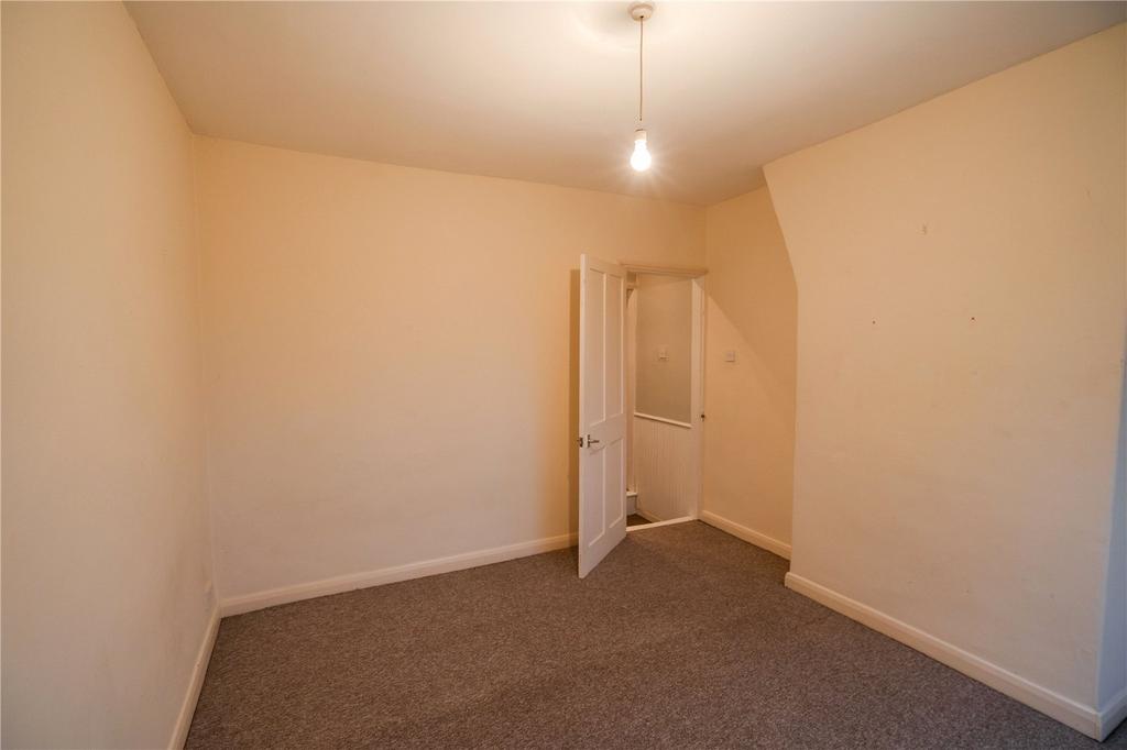 Bedroom 1 (2)