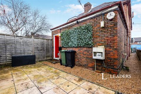 2 bedroom flat to rent, Worplesdon Road, Guildford, Surrey, GU2
