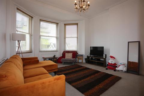2 bedroom flat to rent, Cambridge Road, Hove