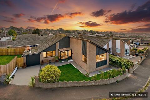 2 bedroom detached bungalow for sale, Charlemont Road, Teignmouth, TQ14