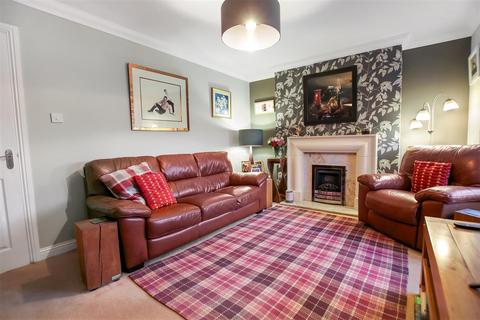2 bedroom semi-detached house for sale, Oaktree Drive, Northallerton