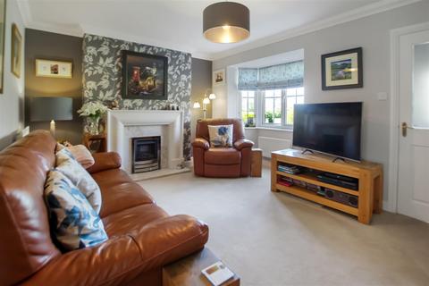 3 bedroom semi-detached house for sale, Oaktree Drive, Northallerton