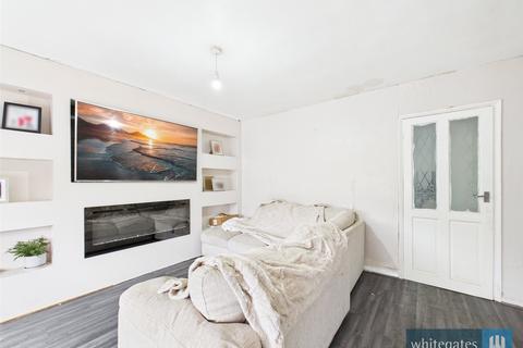 2 bedroom semi-detached house for sale, Stirling Crescent, Bradford, West Yorkshire, BD4
