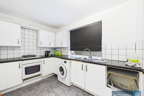 2 bedroom semi-detached house for sale, Stirling Crescent, Bradford, West Yorkshire, BD4