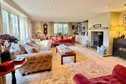 4 bedroom detached house for sale, West Street, Ringwood Town Centre, BH24 1DZ