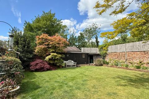 4 bedroom detached house for sale, Monmouth House, Ringwood Town Centre, BH24 1DZ