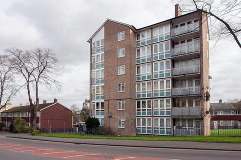 1 bedroom flat to rent, Eccleston House, London, SW2